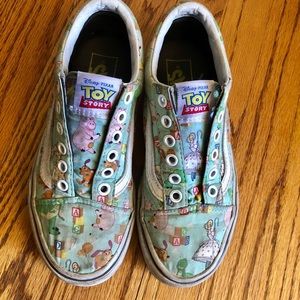 Disney X Toy Story Vans. (Kids 3.5) M 3.5 / W 5.